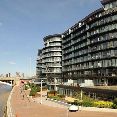 1 Bedroom In Chelsea Bridge Wharf London Exterior photo